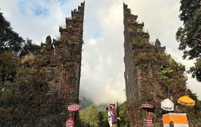 Gerbang Handara Jadi Primadona Wisatawan Asing di Buleleng, Populer karena Viral di Media Sosial