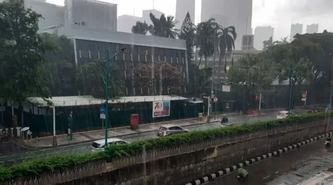 BMKG Prediksi Hujan di Seluruh Wilayah Jakarta Sore Ini, Warga Diimbau Waspada Genangan