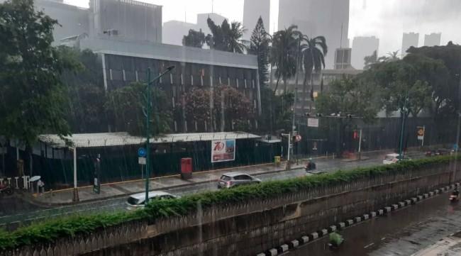 BMKG Prediksi Hujan di Seluruh Wilayah Jakarta Sore Ini, Warga Diimbau Waspada Genangan