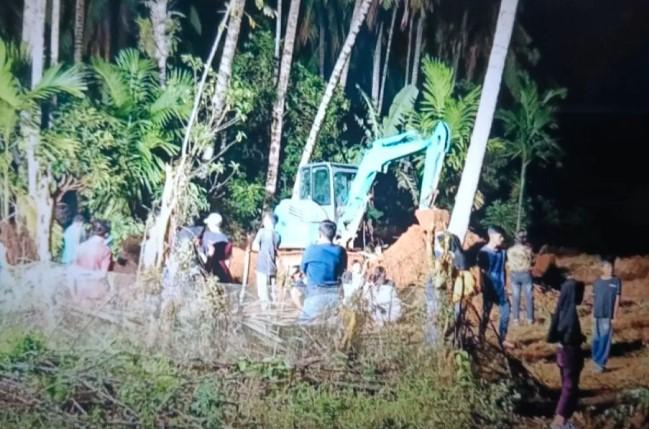 17 Jenazah Korban Banjir Bandang Agam Dimakamkan Massal di TPU Bungus, Total 24 Jasad Dikebumikan