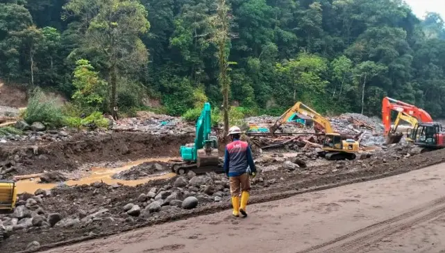 Sumbar Dapat Tambahan 310.800 Liter Solar untuk Perkuat Operasional Penanganan Bencana