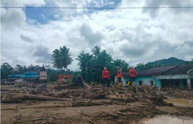 Korban Meninggal Bencana Hidrometeorologi di Agam Bertambah Jadi 188 Orang, 72 Masih Hilang