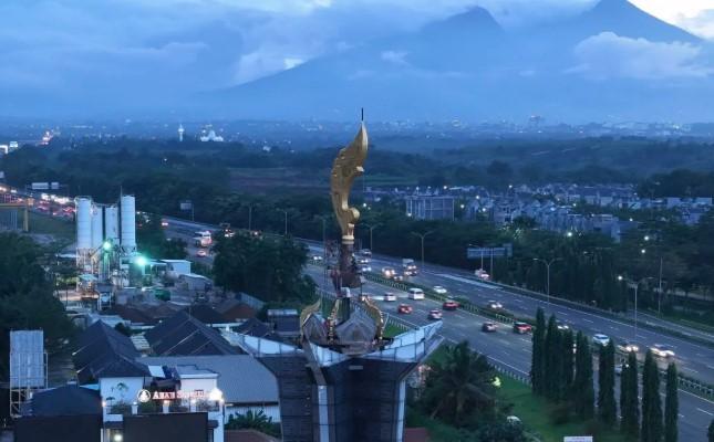 Kujang Emas di Puncak Tugu Pancakarsa, Simbol Arah Baru Penataan Kabupaten Bogor
