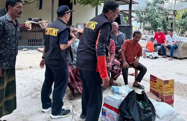 Bea Cukai Lhokseumawe Salurkan Bantuan untuk Korban Banjir Bandang di Aceh Utara dan Bireuen Melalui Program Kemenkeu Peduli