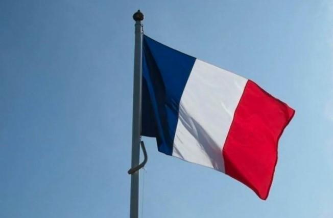 Macron Akan Larang Anak di Bawah 16 Tahun Akses Media Sosial Sebelum Akhir Masa Jabatannya