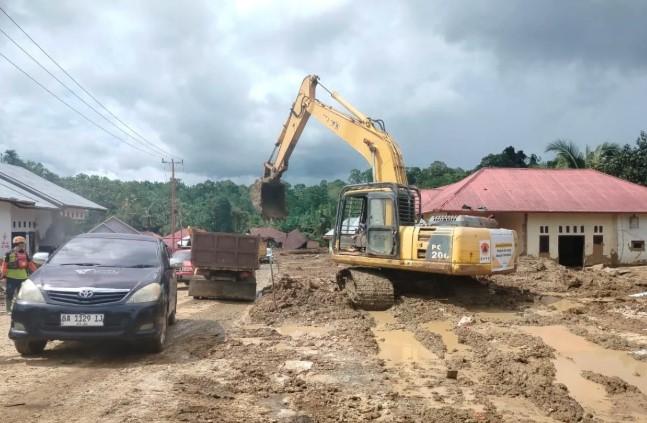 Korban Tewas Akibat Bencana Hidrometeorologi di Agam Bertambah Jadi 190 Orang, Kerugian Capai Rp682 Miliar