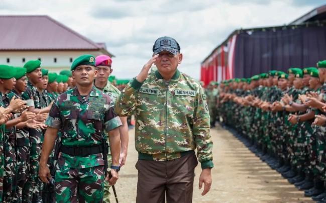 Tinjau Markas BTP 846 di Palembang, Menhan Sjafrie Tekankan Kesiapan Operasional dan Ketahanan Pangan Prajurit