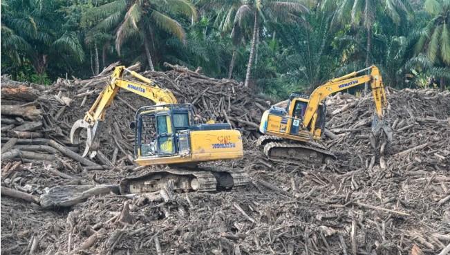 Nindya Karya Kerahkan Alat Berat dan Dirikan Posko Bantuan di Tiga Provinsi Terdampak Bencana