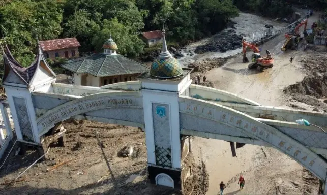 Kemendagri Apresiasi Damkar Bersihkan Fasilitas Umum di Lokasi Bencana Aceh, Sumut, dan Sumbar