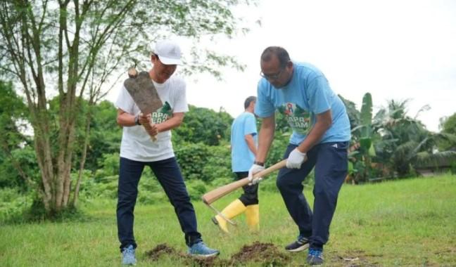 Pupuk Kaltim Tanam 1.977 Pohon di Tiga Provinsi, Dorong Penghijauan dan Dekarbonisasi Menuju NZE 2050