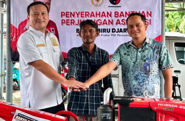 Banyu Biru Salurkan Puluhan Alat Pertanian ke Madiun, Tegaskan Komitmen Perjuangkan Kesejahteraan Petani