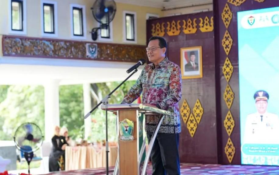 Isbat Nikah Massal di Muara Enim: 1.656 Pasangan Kini Miliki Buku Nikah Resmi