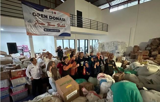 BPBD Jatim Kirim 140 Ton Bantuan untuk Korban Banjir di Sumatera dan Aceh, Termasuk Relawan dan Tenaga Medis