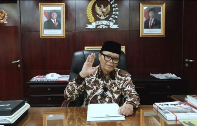 Hidayat Nur Wahid Dukung Evaluasi Menyeluruh BGN Usai Insiden Mobil MBG Tabrak Siswa