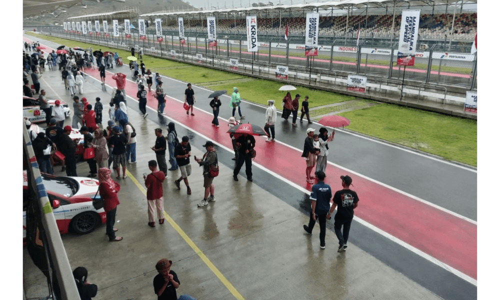 Diguyur Hujan Deras, Balapan Mandalika Festival of Speed Tetap Digelar Usai Lintasan Dinilai Aman