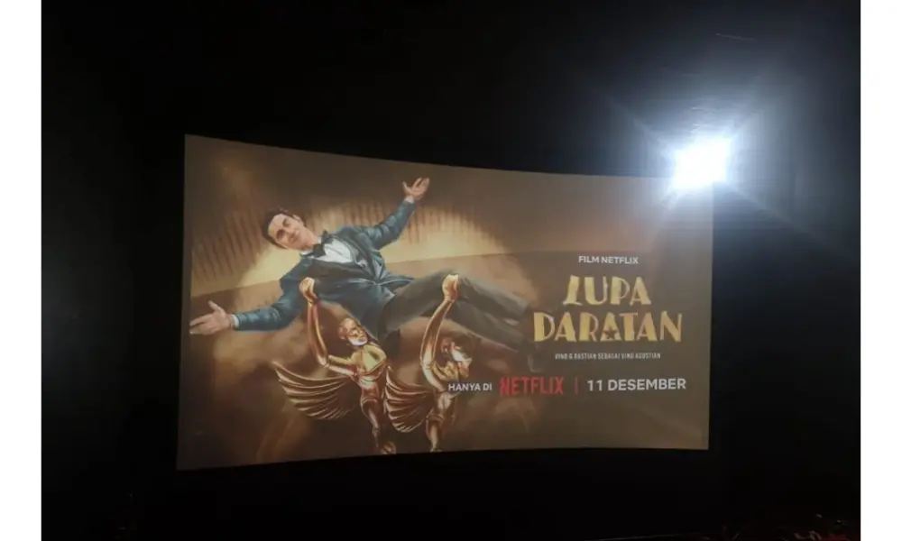 "Lupa Daratan": Kolaborasi Perdana Ernest Prakasa dan Vino G. Bastian Hadirkan Komedi dengan Lapisan Kritik Ego