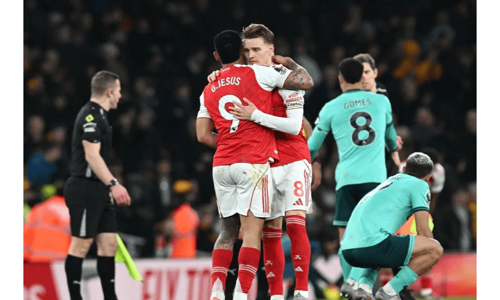 Dua Gol Bunuh Diri Antar Arsenal Taklukkan Wolves 2-1 dan Kokoh di Puncak Klasemen Liga Inggris