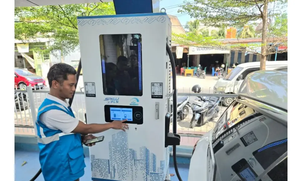 PLN Tambah 14 SPKLU di Sulawesi untuk Dukung Pertumbuhan Kendaraan Listrik dan Transisi Energi Bersih