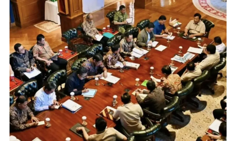 Jelang Libur Akhir Tahun, Presiden Prabowo Siapkan Insentif Transportasi dan BLT untuk Jaga Stabilitas Ekonomi