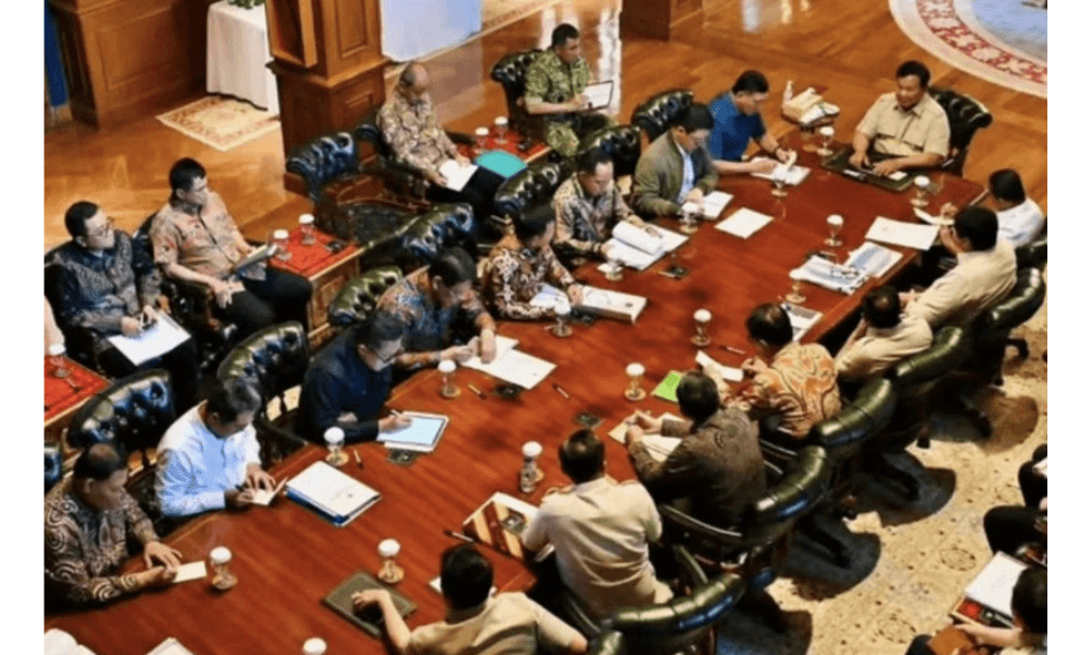 Jelang Libur Akhir Tahun, Presiden Prabowo Siapkan Insentif Transportasi dan BLT untuk Jaga Stabilitas Ekonomi