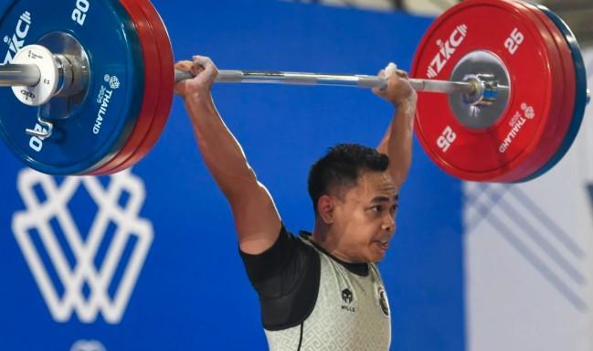 Eko Yuli Irawan Menolak Tunduk pada Usia dan Tetap Naik Podium SEA Games 2025