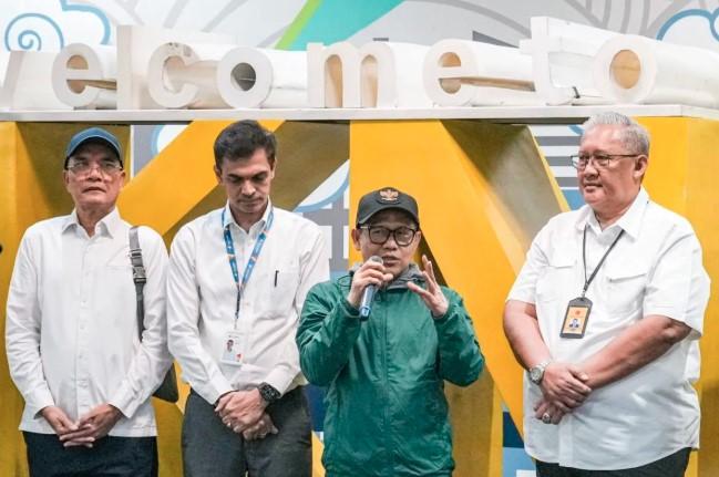 Menko PM Resmikan Rute Penerbangan Kualanamu-Rembele untuk Percepat Distribusi Bantuan ke Aceh