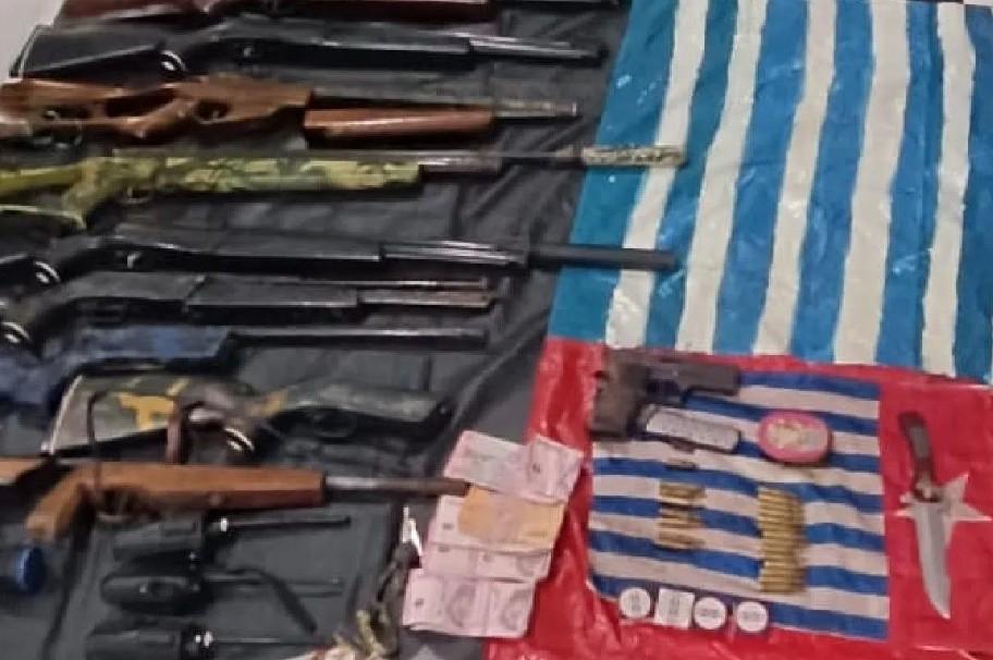 TNI Sita 13 Senjata Api dari Markas KKB Yahukimo dalam Operasi Gabungan di Papua
