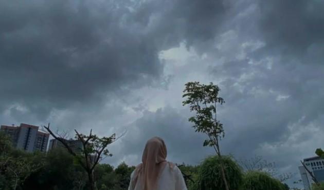 BMKG Waspadai Potensi Hujan Petir di Sejumlah Wilayah Indonesia pada Senin