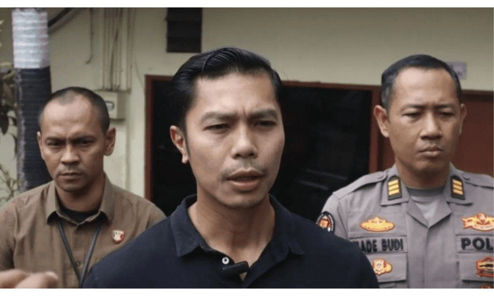 Dua Debt Collector Aniaya Warga Depok di Jalan Juanda, Mobil Korban Dirusak dan STNK Dirampas