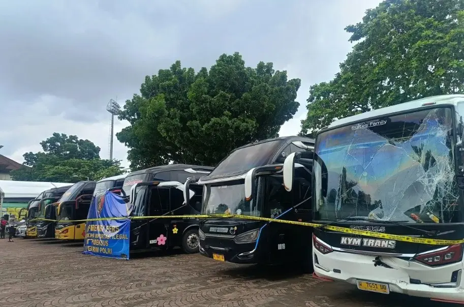 Bareskrim Polri Sita 7 Bus Terkait Pencucian Uang Kasus Pakaian Bekas Ilegal Jaringan Korea Selatan-Bali