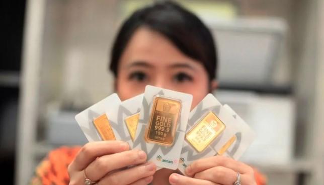 Harga Emas Antam Stabil pada 16 Desember 2025, PPh 22 Tetap Berlaku