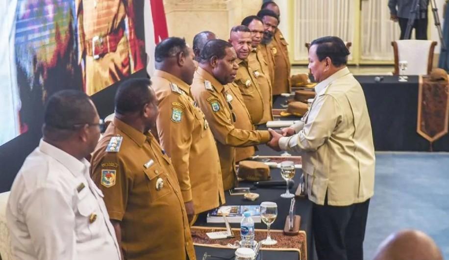 Presiden Prabowo Tegaskan Siap Pecat Pejabat Tak Setia, Fokus Percepat Pembangunan Papua