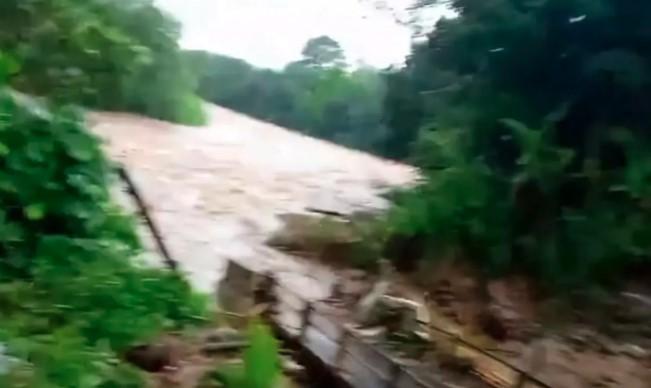 Longsor dan Banjir Landa 9 Kecamatan di Sukabumi, Puluhan Rumah Rusak dan Akses Jalan Tertutup