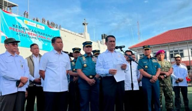 Kementan Kirim Bantuan Logistik dan Penjernih Air ke Sumatra Lewat Kapal Perang TNI AL