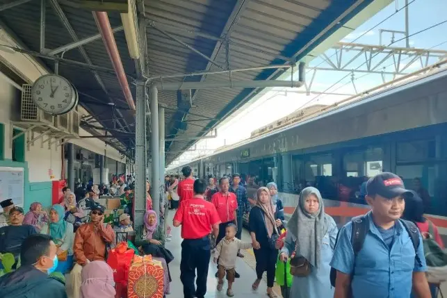 Penjualan Tiket Kereta Api Nataru 2025/2026 Tembus 1,5 Juta, Okupansi Terus Meningkat