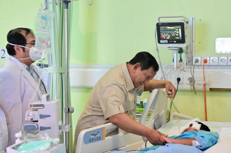 Presiden Prabowo Subianto Jenguk Korban Kecelakaan Mobil SPPG di RSUD Koja, Sampaikan Pesan Hangat dan Dukungan Moral