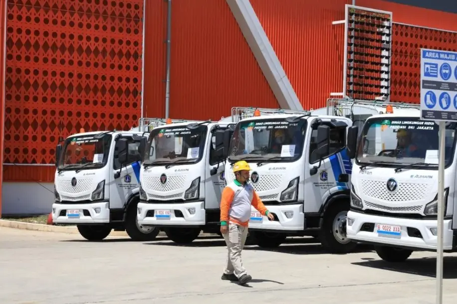 DKI Jakarta Operasikan 148 Truk Compactor Baru untuk Angkut Sampah ke RDF Rorotan