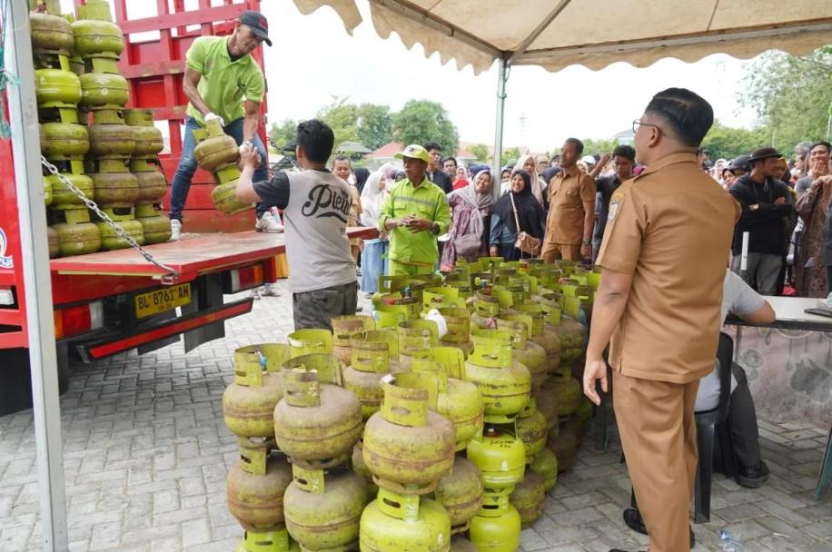 Pertamina Patra Niaga Salurkan 14.560 Tabung LPG 3 Kg untuk Bantu Pemulihan Pascabencana di Aceh