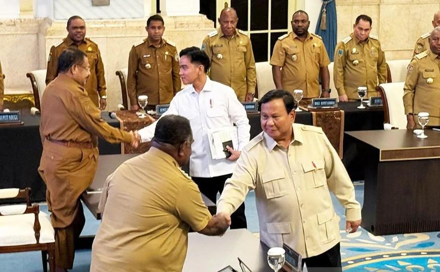 Prabowo Targetkan Indonesia Masuk 5 Besar Ekonomi Dunia, Tegaskan Komitmen Bangun Papua