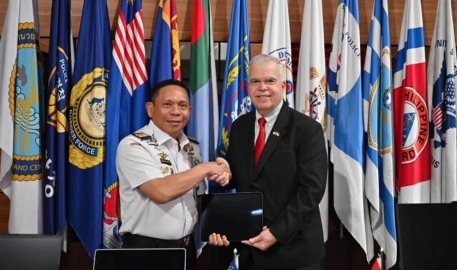Amerika Serikat Serahkan 184 Peralatan TI ke Bakamla untuk Perkuat Keamanan Maritim Indonesia