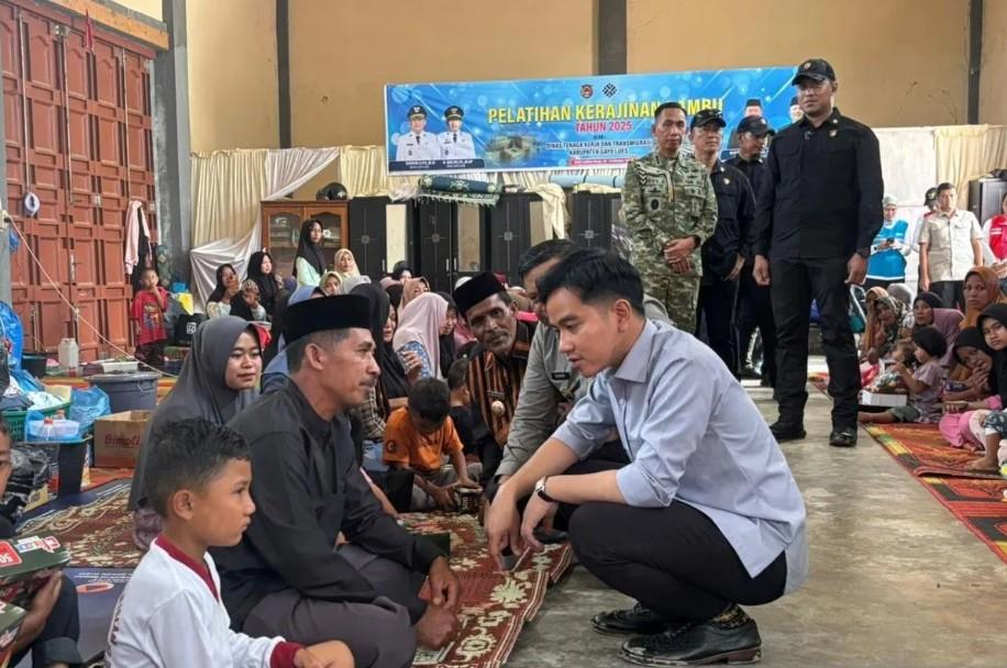 Wapres Gibran Kunjungi Pengungsi Banjir Gayo Lues dan Janjikan Pembangunan Kembali Rumah Warga