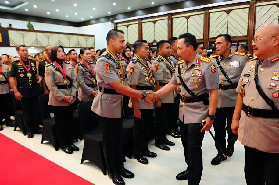Kapolri Resmi Tutup Empat Program Pendidikan Polri Tahun Ajaran 2025, TNI dan Perwakilan Negara Asing Juga Terlibat