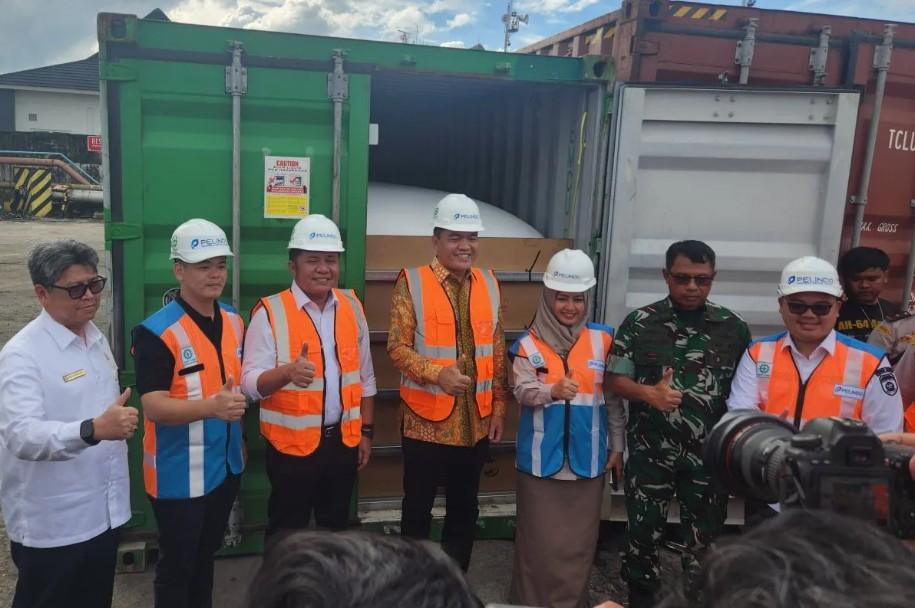 Ekspor Perdana Minyak Kelapa Mentah Banyuasin ke Malaysia Dilepas dari Pelabuhan Boom Baru