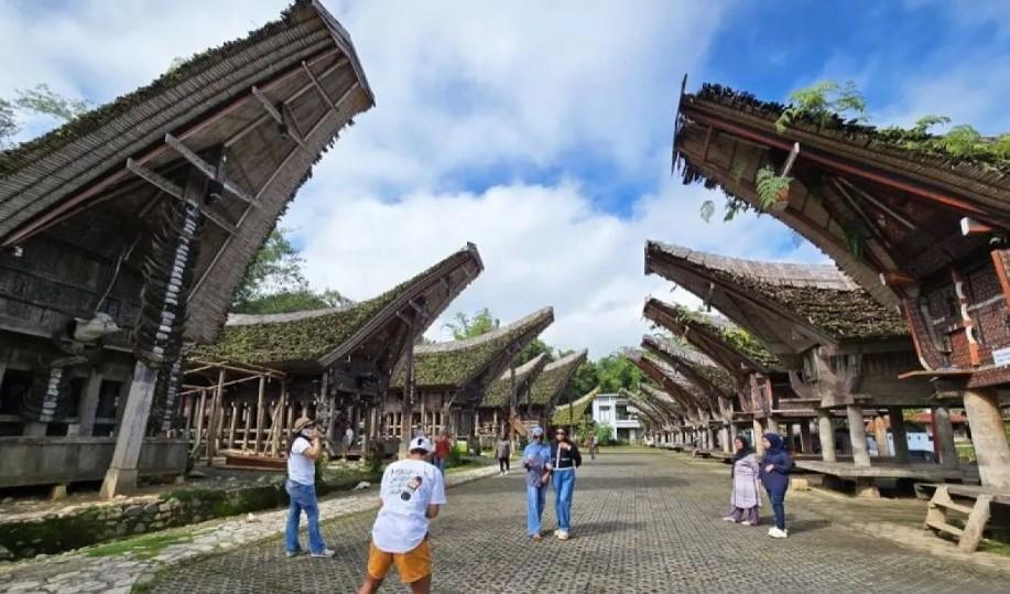 Eksekusi Tongkonan Ka’pun Toraja Ungkap Konflik Warisan dan Ancaman terhadap Warisan Budaya