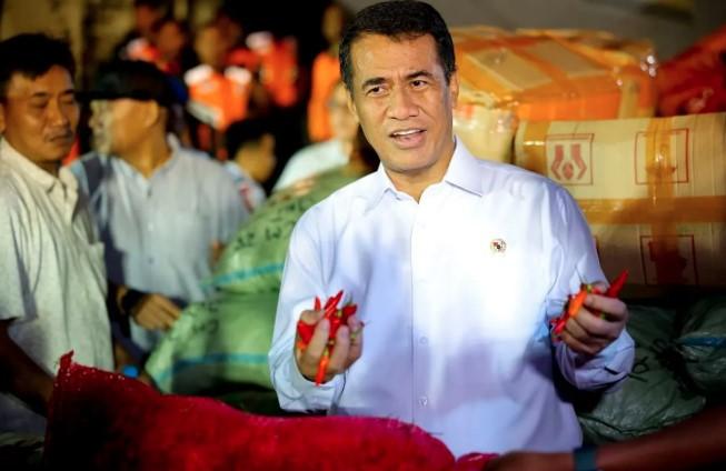 Mentan Membeli 40 Ton Cabai Petani Aceh dan Mengirimkannya ke Jakarta dengan Hercules TNI AU