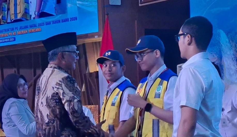 Kementerian PU Kerahkan 402 Relawan ke Sumatera, Presiden Prabowo Pantau Pemulihan Bencana