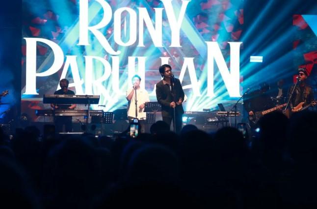 Ubaya Bersama Disbudpar dan DPRD Jatim Menggelar Konser Amal untuk Korban Bencana di Sumatera