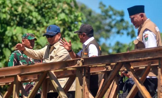 Presiden Prabowo Tinjau Jembatan Bailey Mantuang di Padang Pariaman, Fokus pada Pemulihan Pascabencana