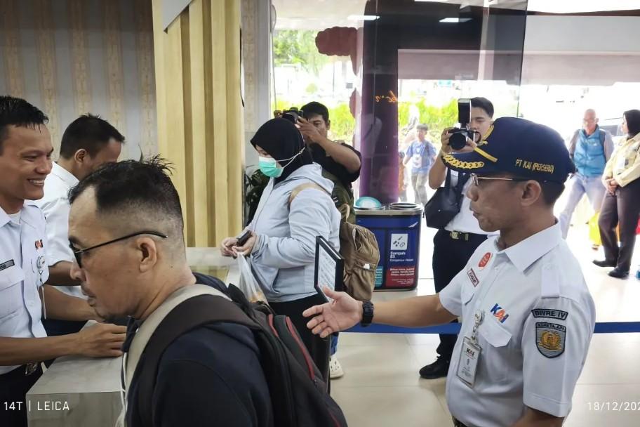 KAI Divre IV Tanjungkarang Pasang Sensor di Titik Rawan untuk Antisipasi Cuaca Ekstrem Jelang Libur Nataru