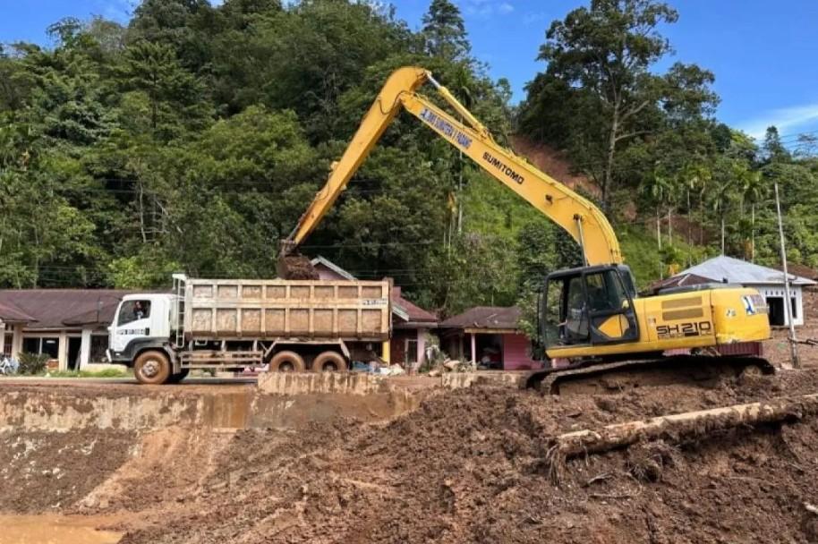Kementerian PU Kerahkan Ribuan Personel dan Alat Berat untuk Pulihkan Infrastruktur Pascabencana di Sumatera